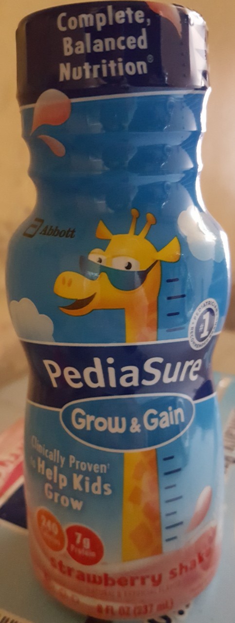 Thùng 24 chai 237ml Sữa nước Pediasure Grow and Gain Mỹ hương vị dâu